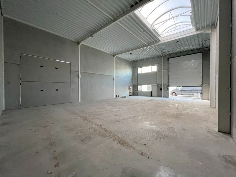 Modern magazijn van 216 m² met parkeerplaatsen op toplocatie in Evergem foto 16