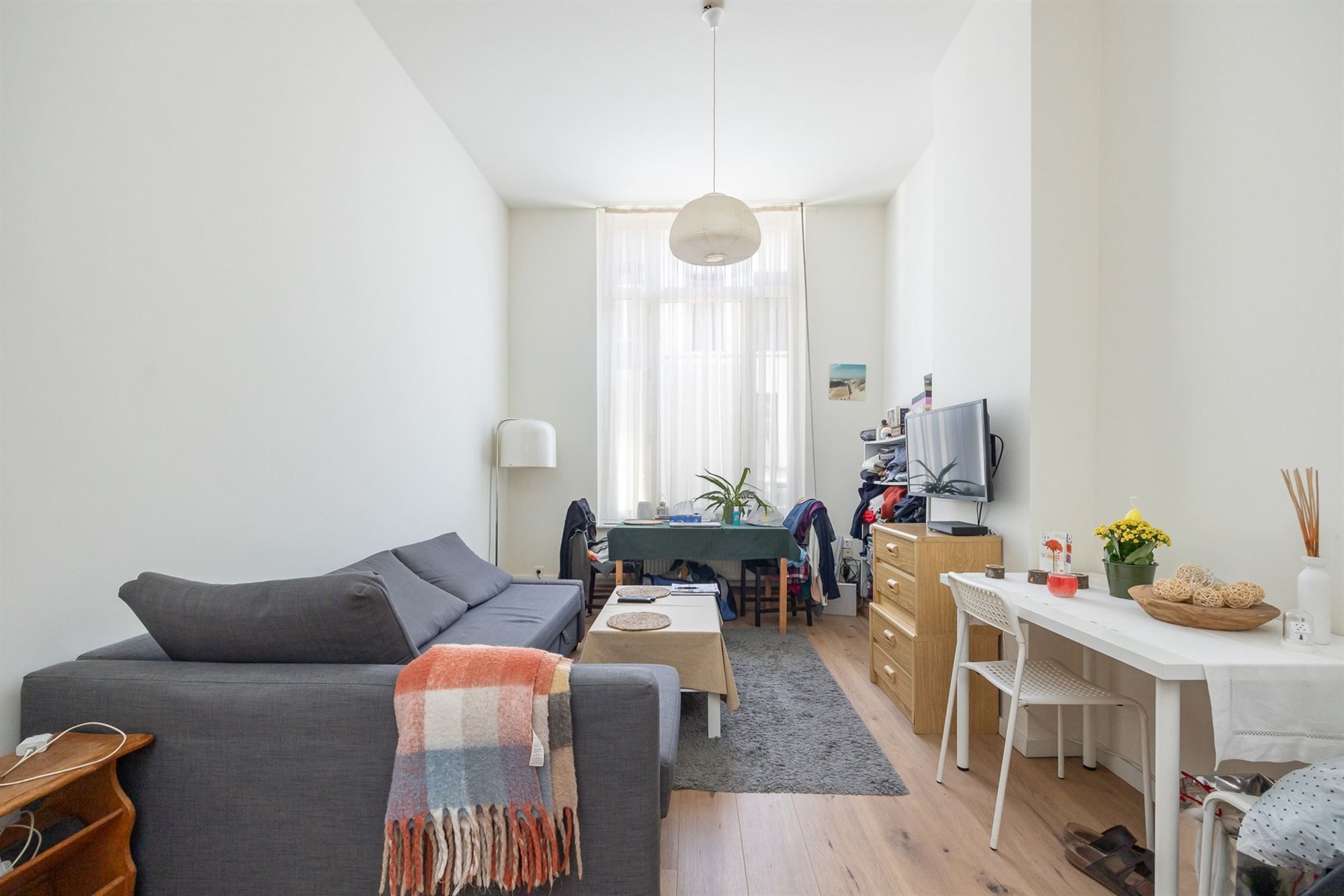 Karaktervolle burgerwoning met potentieel in geliefde buurt foto 2
