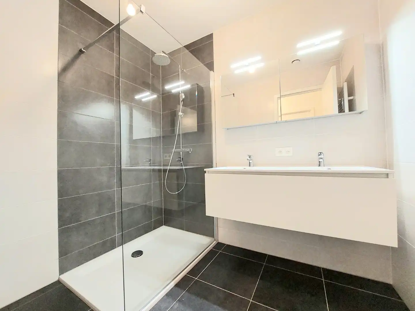 Recente (2021) appartement  foto 6