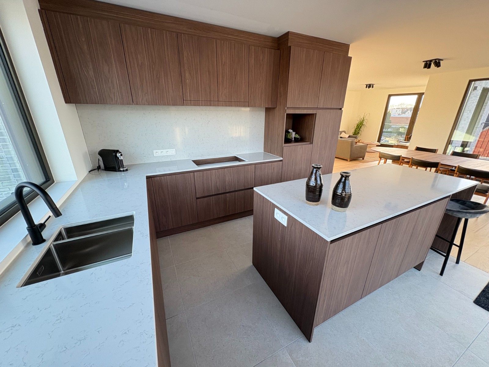 EXCLUSIEF EN LUXUEUS WONEN OP EEN BOOGSCHEUT VAN DE MARKT IN WAREGEM foto 10