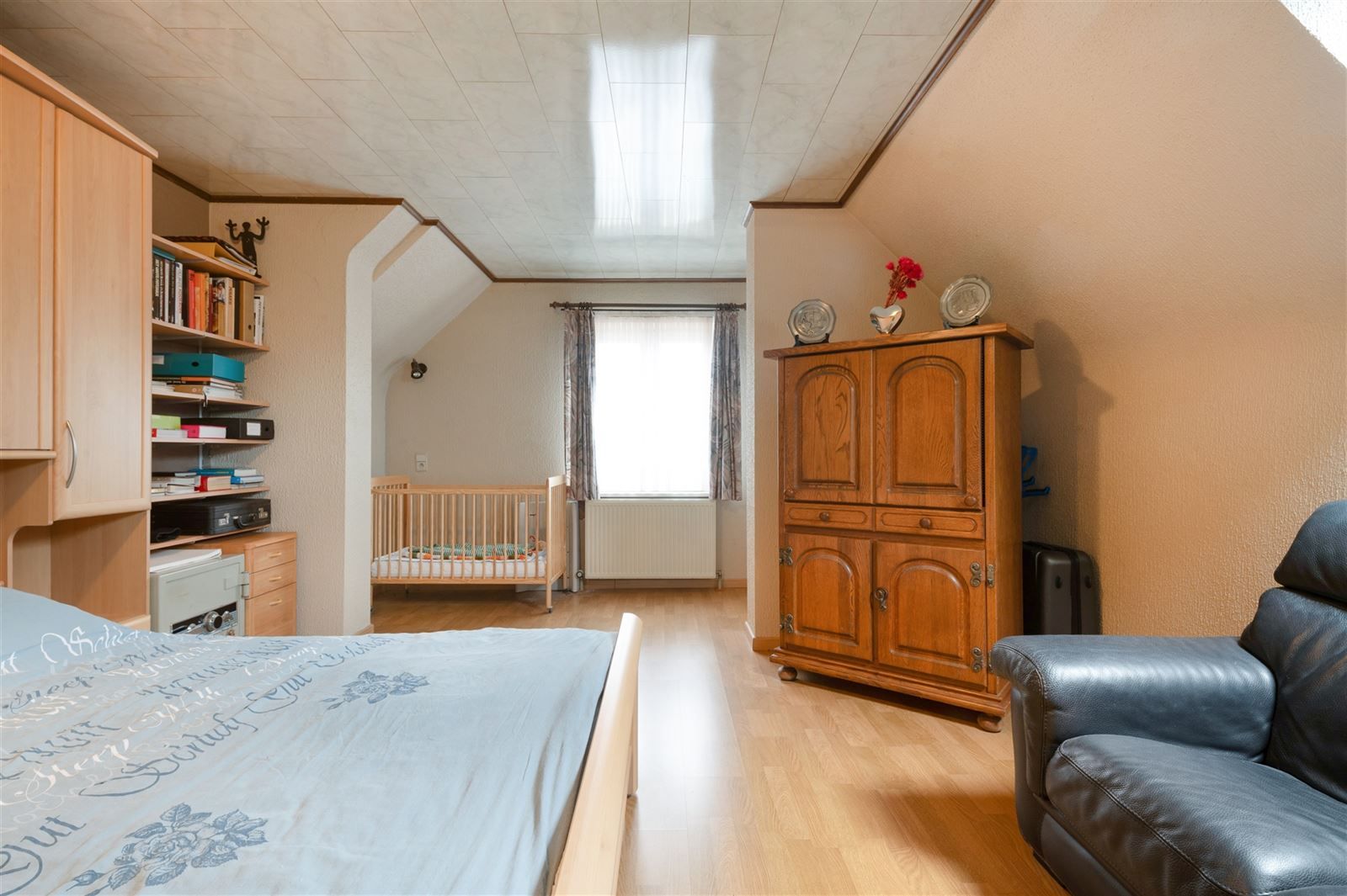 Villa met tuin, garage en 4 ruime slaapkamers op +/-12 are foto 13