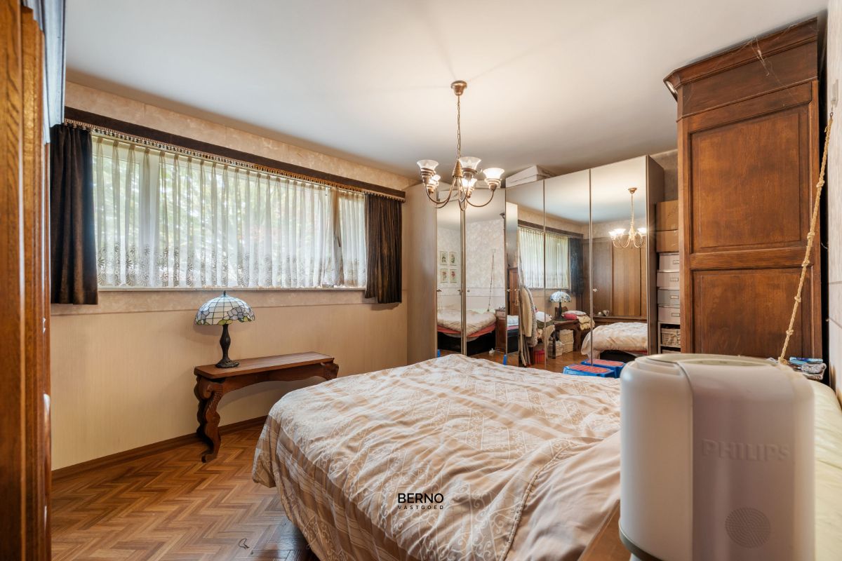 Ruime laagbouwvilla met 5 slaapkamers en 150 m² kelder/garage in Lede foto 10