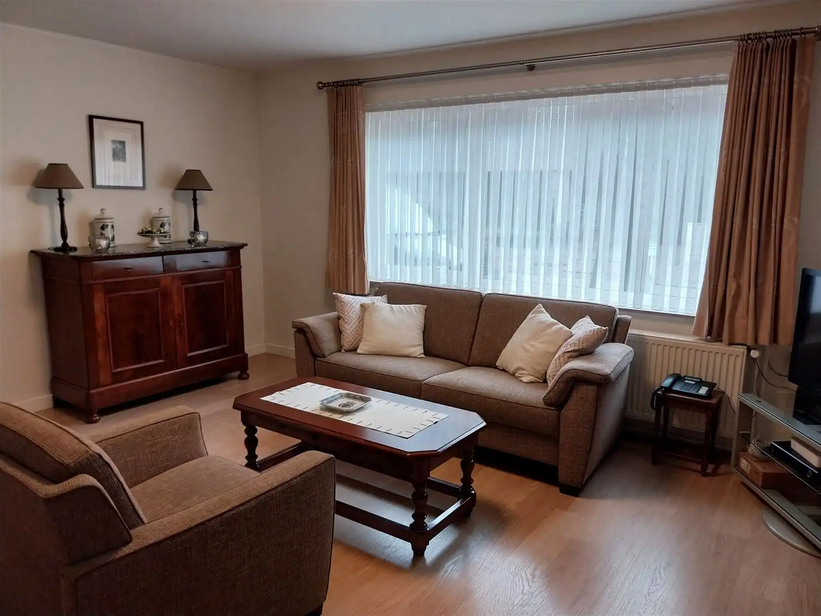 TE HUUR: Gelijkvloers appartement met 2 slaapkamers en autostaanplaats te Hasselt! foto 4