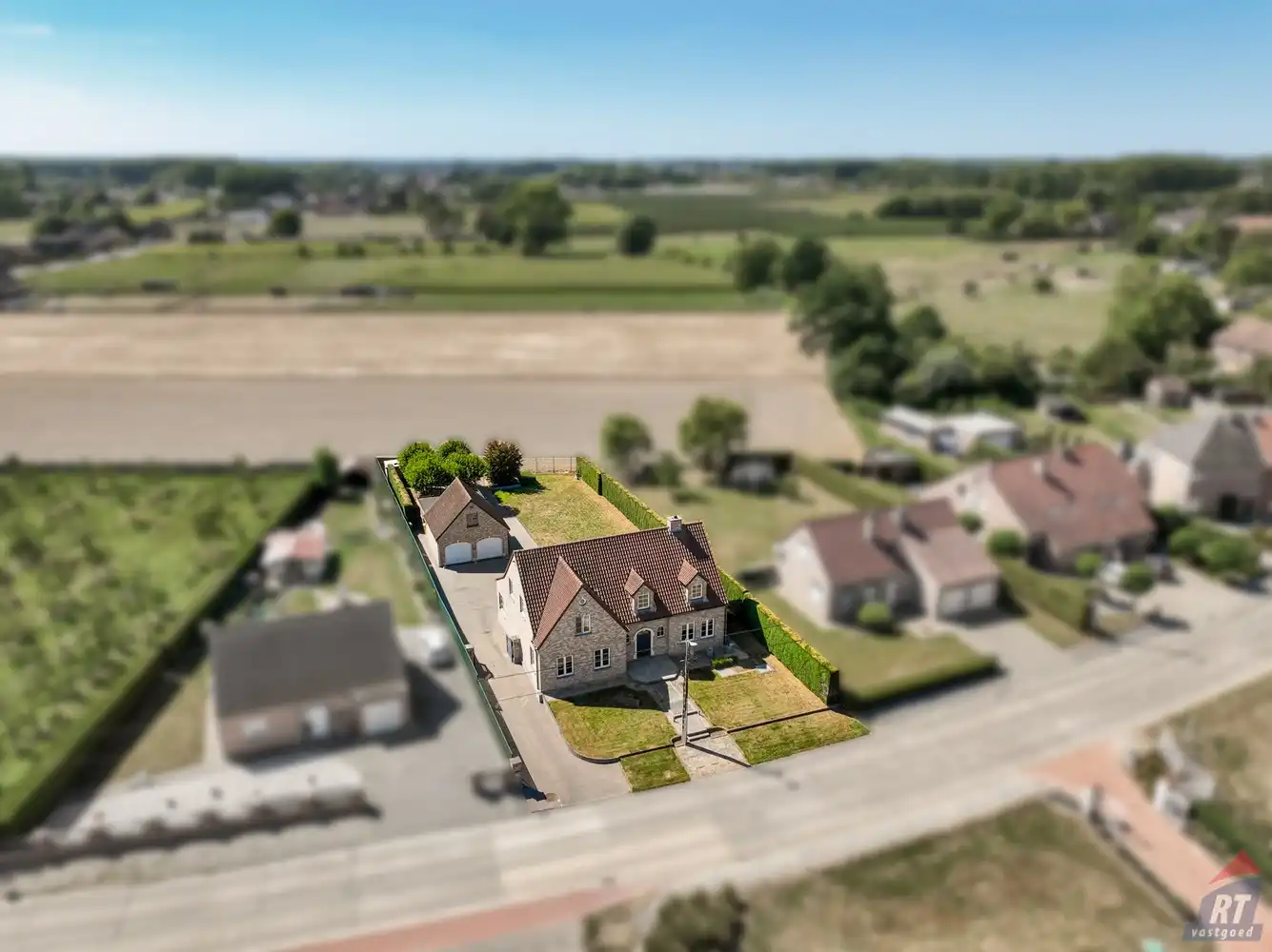 Zeer ruime, instapklare gezinswoning met  4 tot 5 slaapkamers foto 36