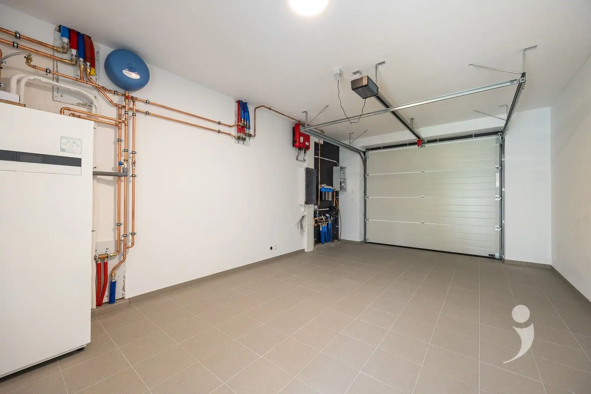Ruime nieuwbouwwoning met prachtige tuin! foto 15