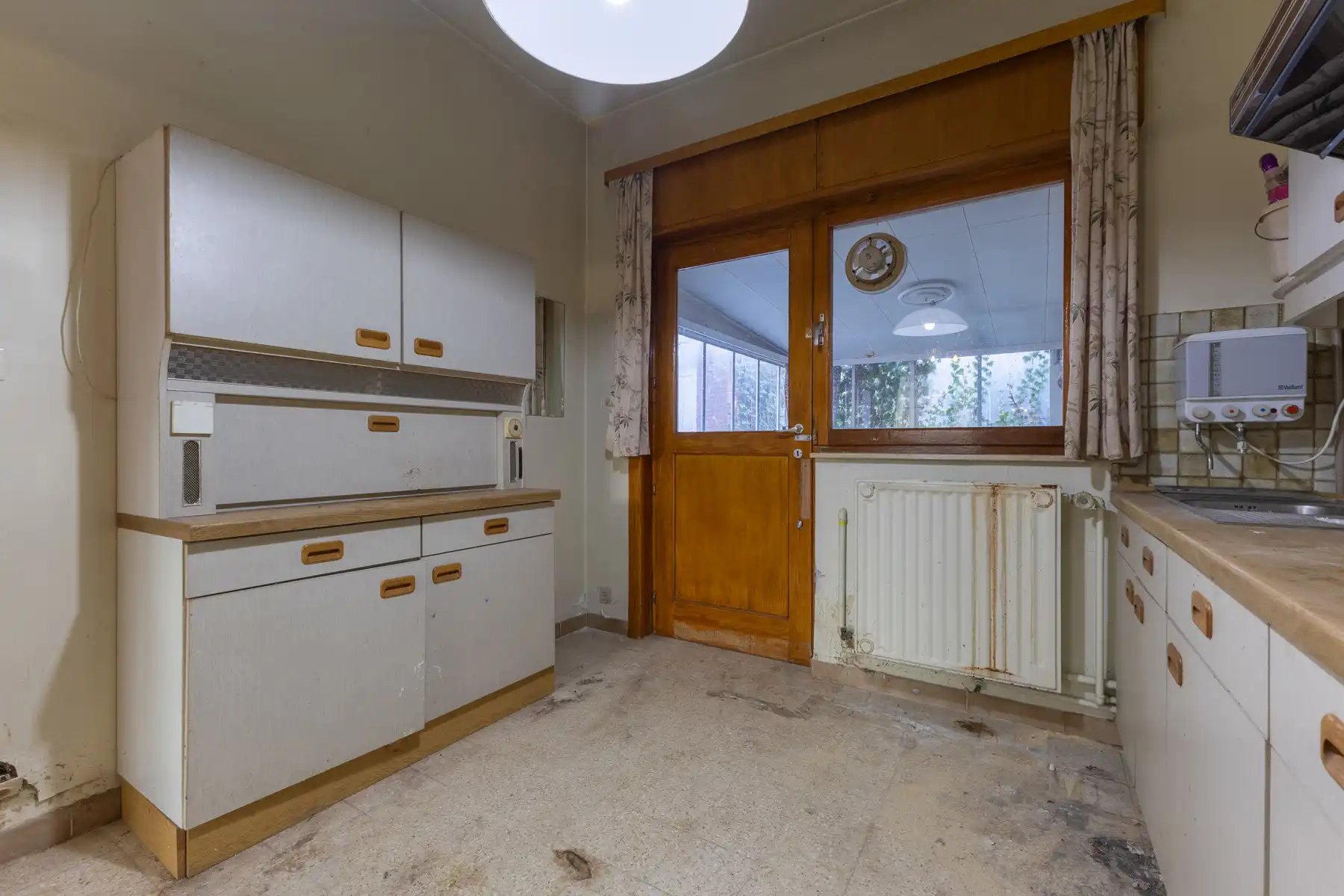 WACHTLIJST - LISTE D'ATTENTE Te renoveren woning met 3 slaapkamers en garage foto 10