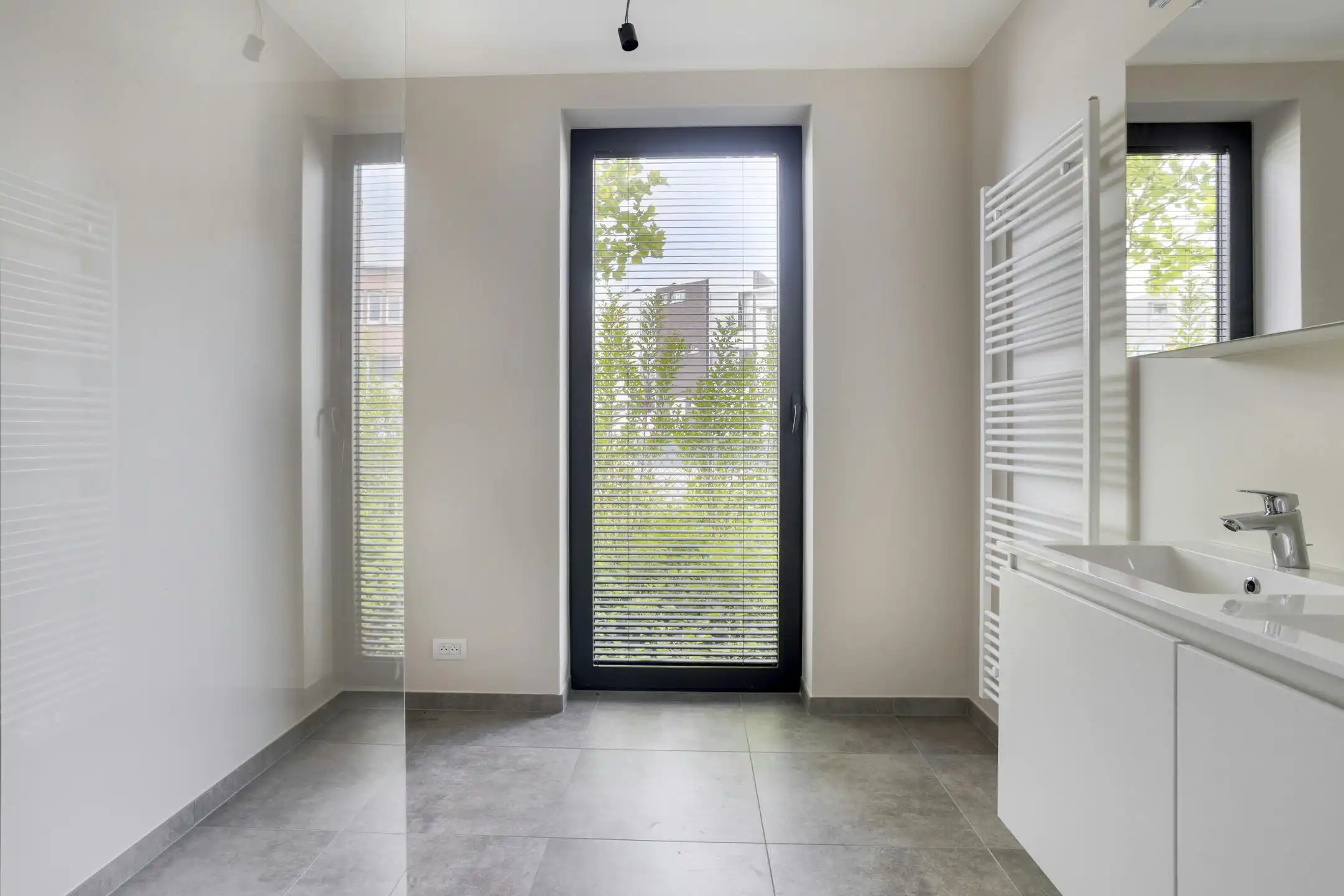 Modern appartement met mogelijkheid tot kantoor of praktijk foto 12