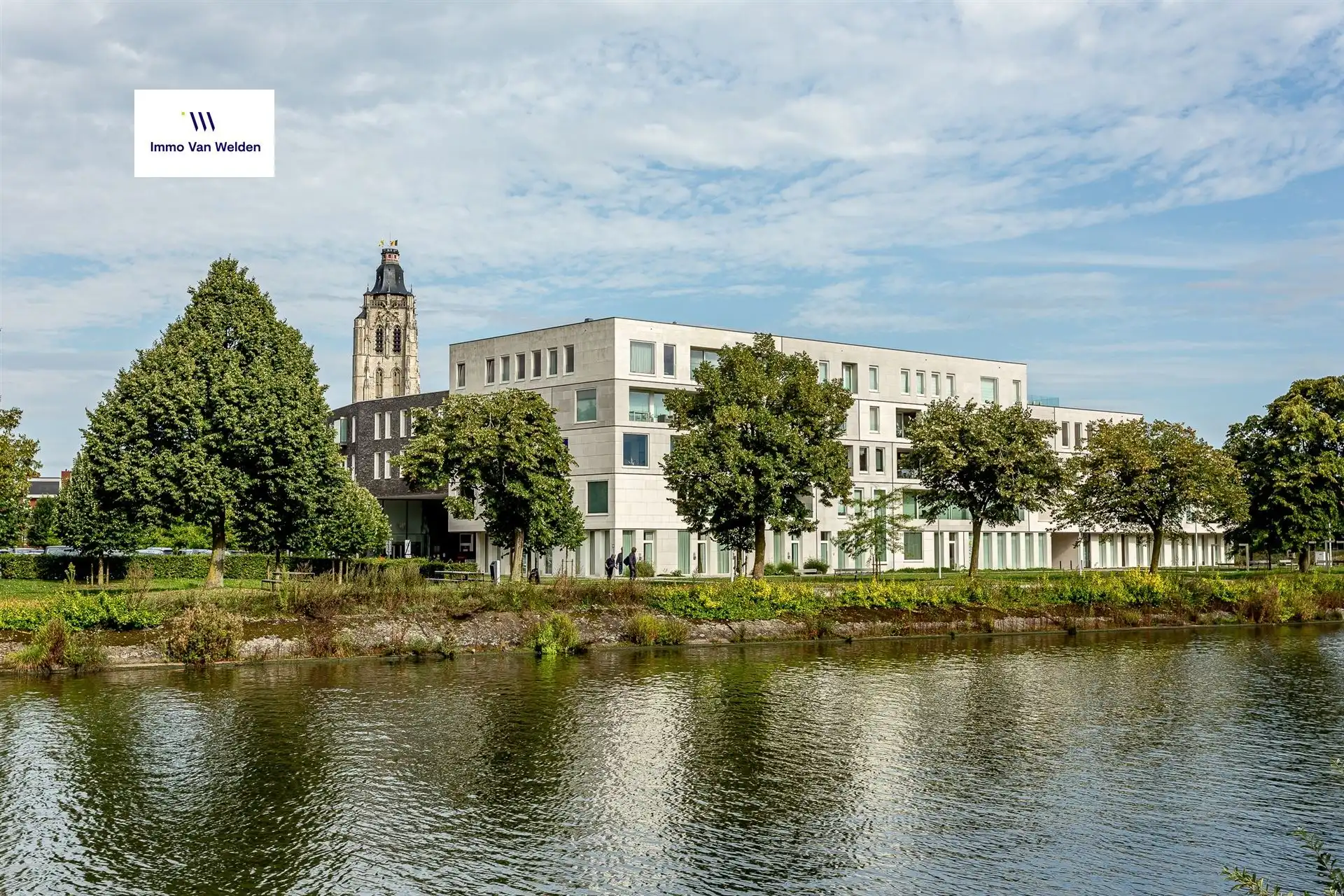 Uniek gelegen appartement met frontaal zicht op de Schelde foto 2