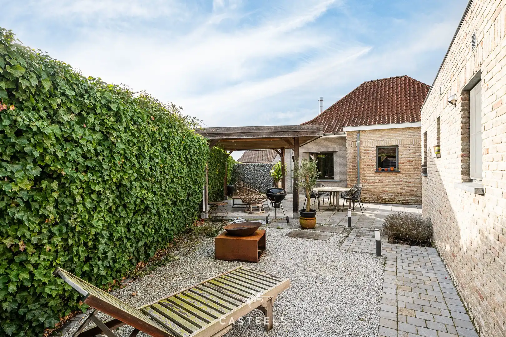 Met smaak gerenoveerde woning te koop in Gavere foto 19