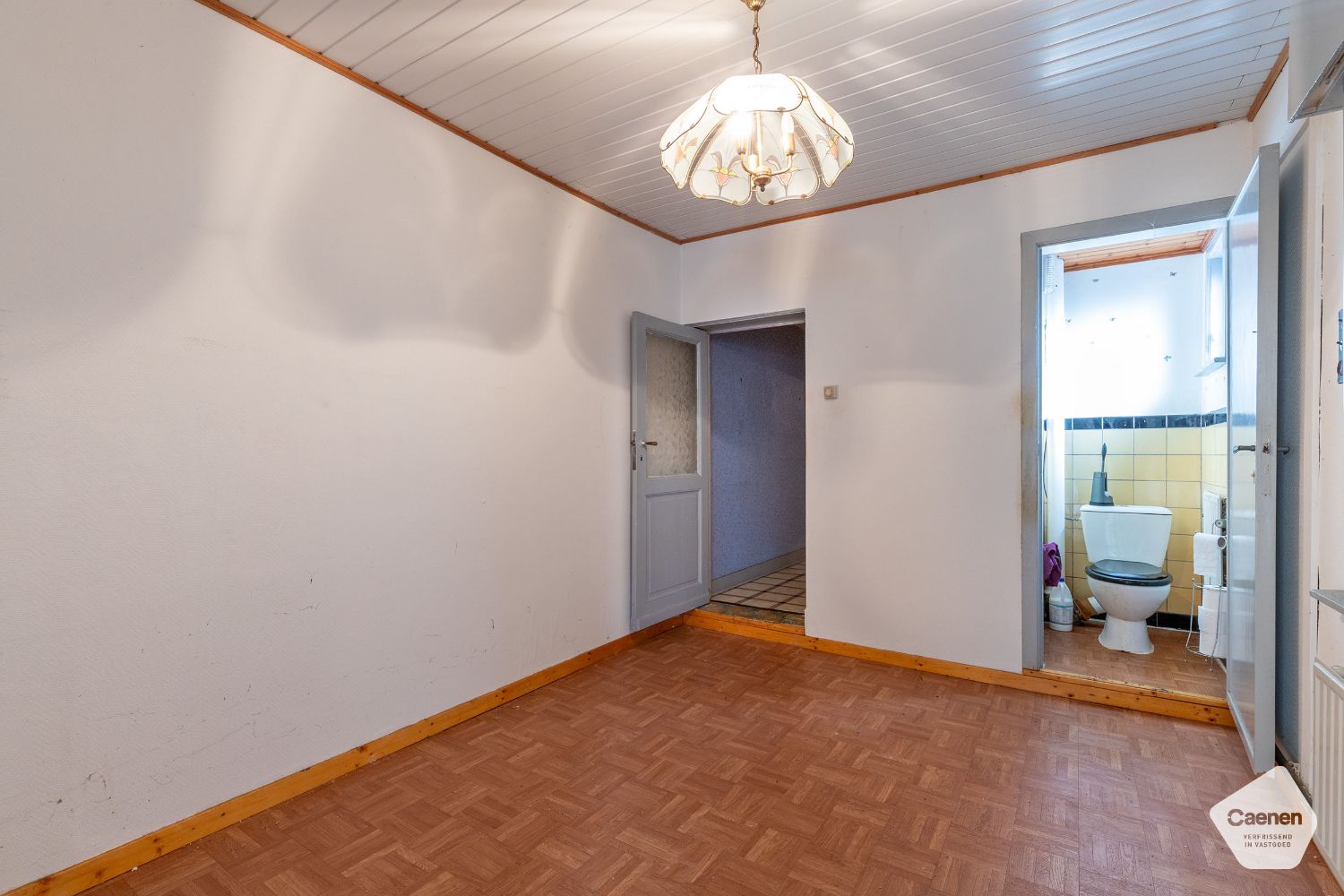 Te renoveren woning met 5 slaapkamers, garage vlakbij het centrum van Blankenberge foto 14