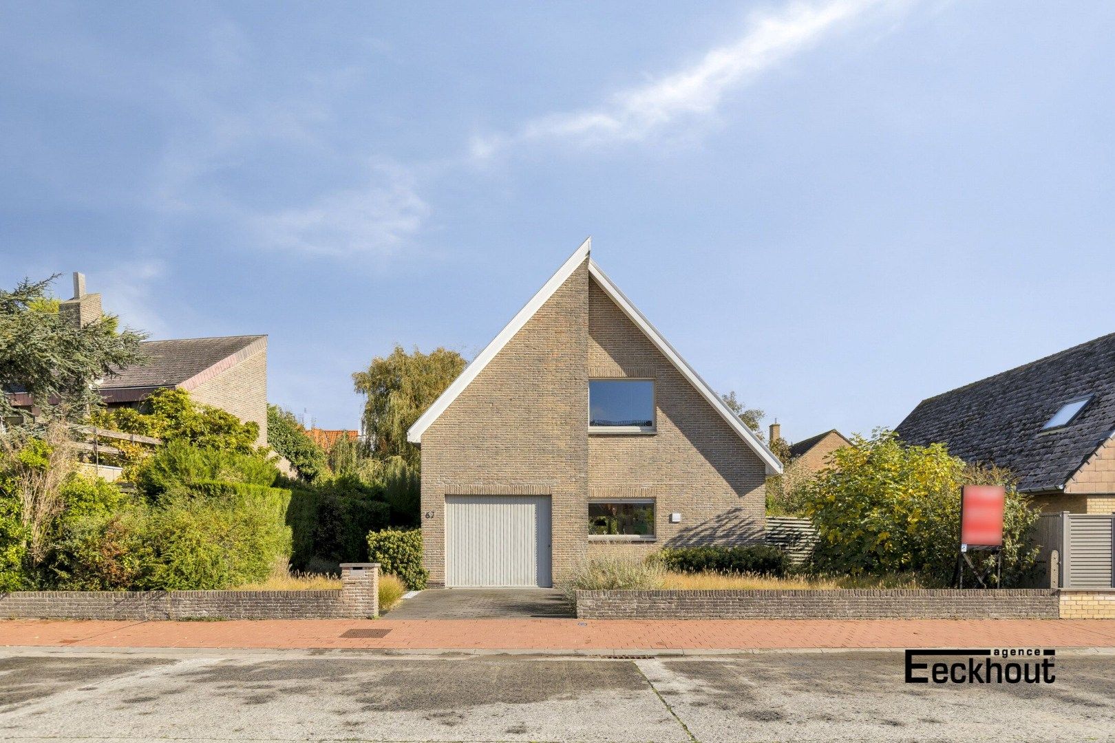 Hoofdfoto van de publicatie: Alleenstaande woning met tuin en garage in rustige straat!