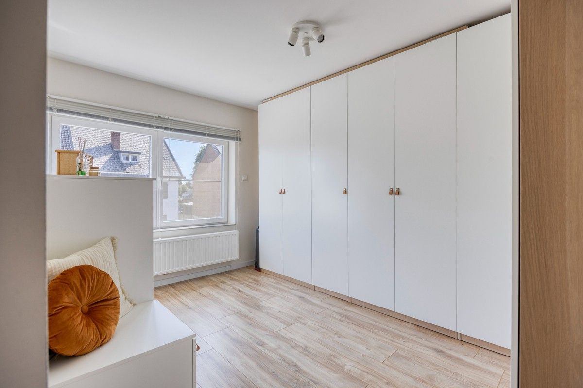 Instapklare, smaakvol gerenoveerde woning op een steenworp van het centrum van Lanaken. foto 25