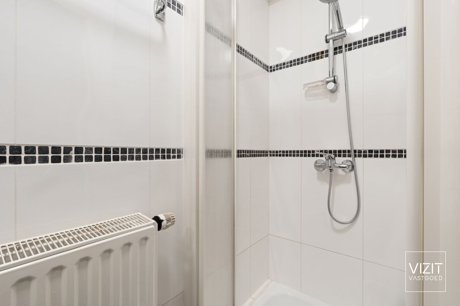 Appartement met twee slaapkamers en garage foto 11