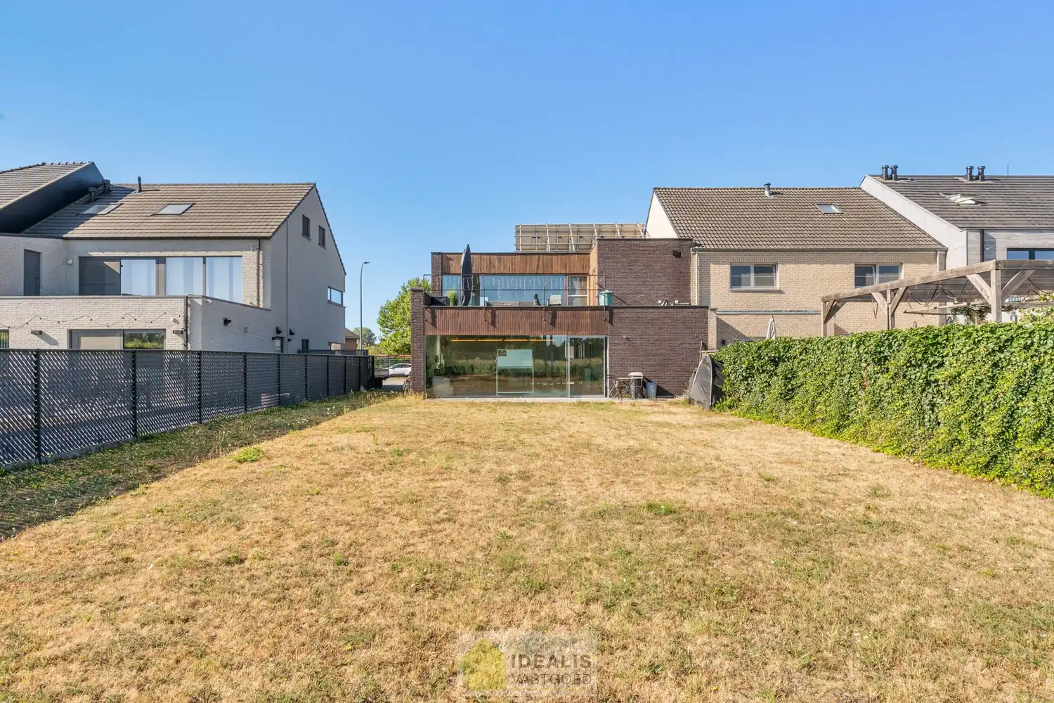 IDEALIS VASTGOED – GELIJKVLOERSE KANTOORRUIMTE OP EEN ZICHTLOCATIE IN DIEPENBEEK! Deze gelijkvloerse kantoorruimte van + - 105m is gelegen langs de Steenweg in Diepenbeek en heeft ruim voldoende parkeergelegenheid op eigen terrein. De perfecte zet voor zij die op zoek zijn naar een interessante kantoorruimte/handelsruimte op een zichtlocatie! foto 14