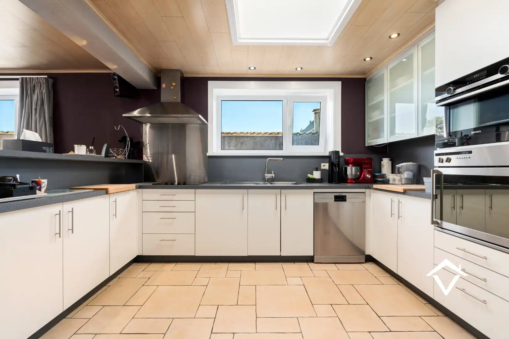 Zeer grote woning te koop in het centrum van Eernegem foto 6