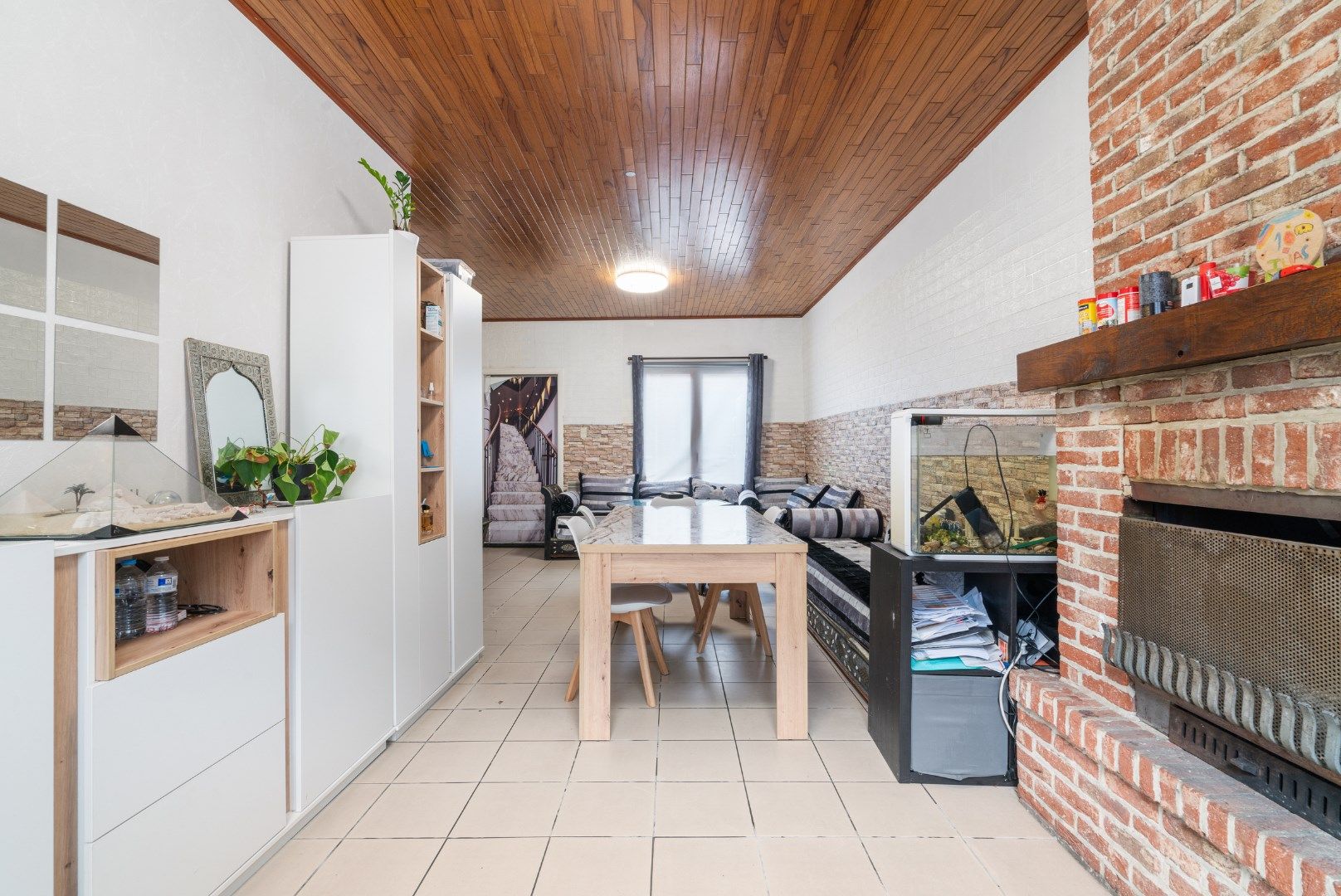 Gesloten bebouwing met drie slaapkamers foto 2