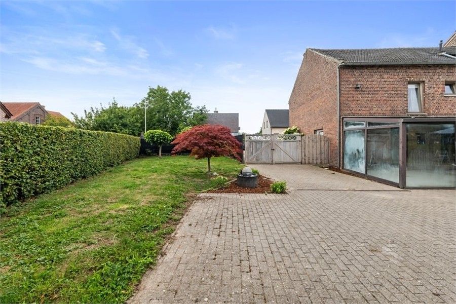 CHARMANTE GEZINSWONING OP EEN RUIM PERCEEL IN BUVINGEN foto 28