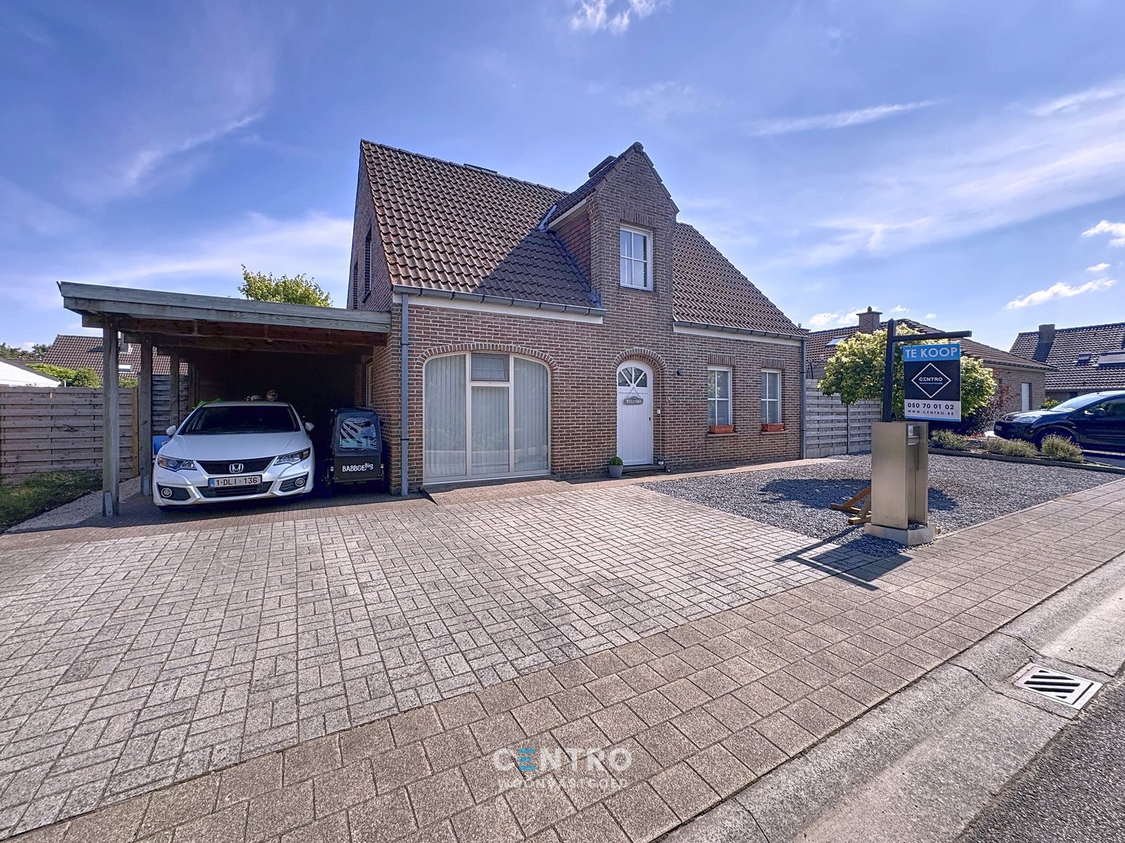 Villa met 5 slpks, veranda én carport te Roeselare! foto 2