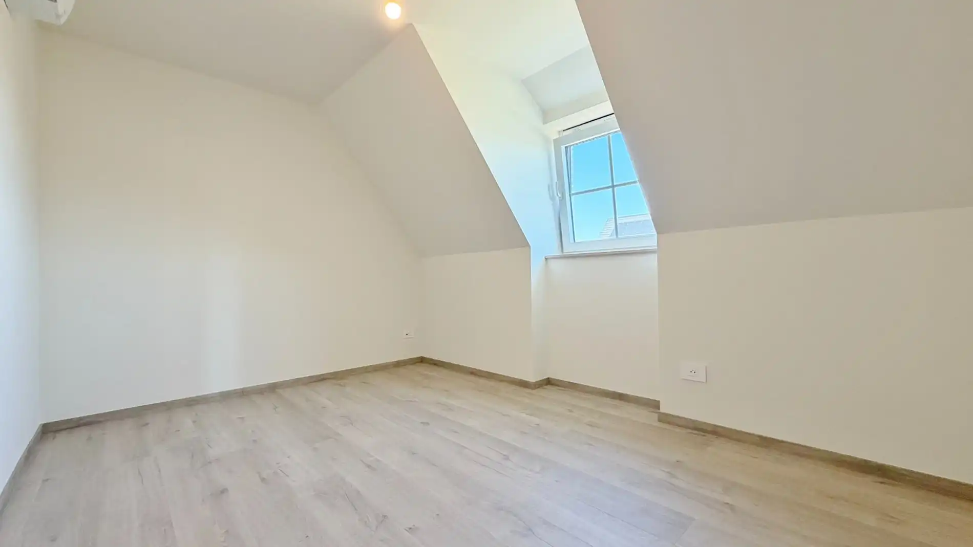 Exclusieve nieuwbouwvilla te huur – Luxueus wonen met prachtig open zicht foto 12