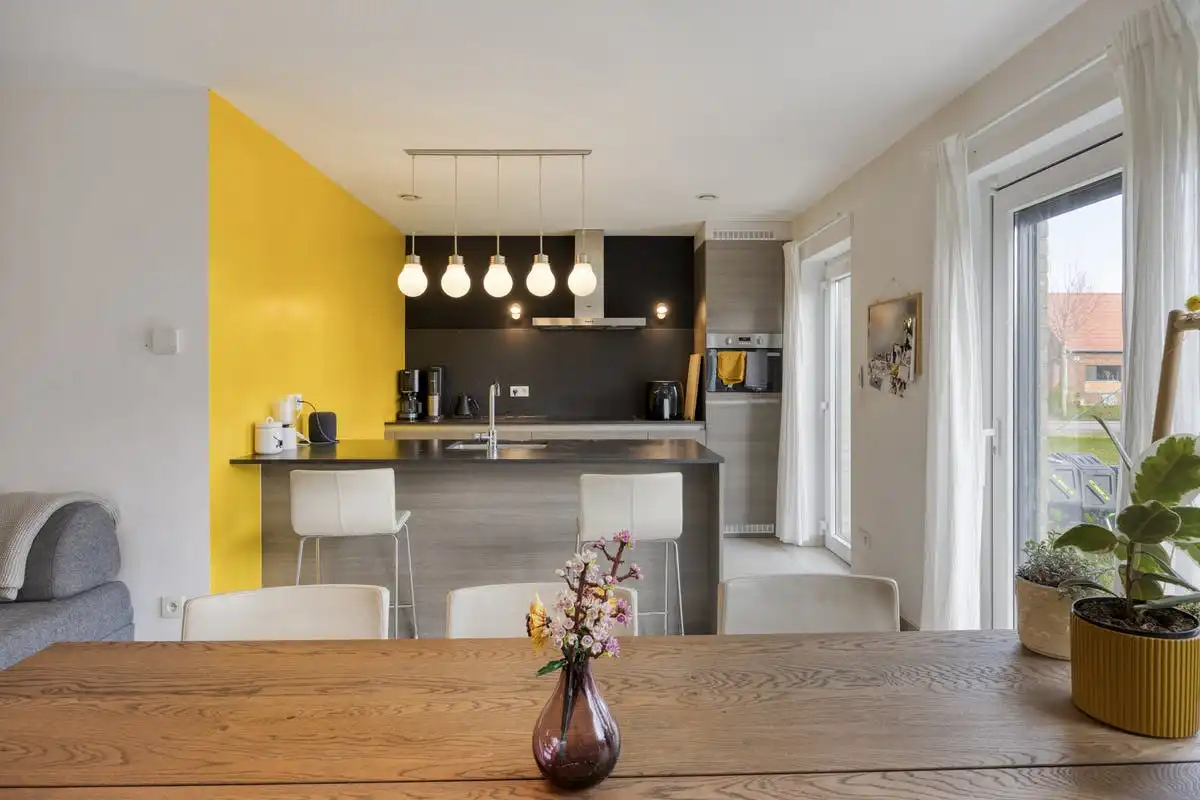 Moderne halfopen woning met 3 slaapkamers te Koop in Evergem foto 3