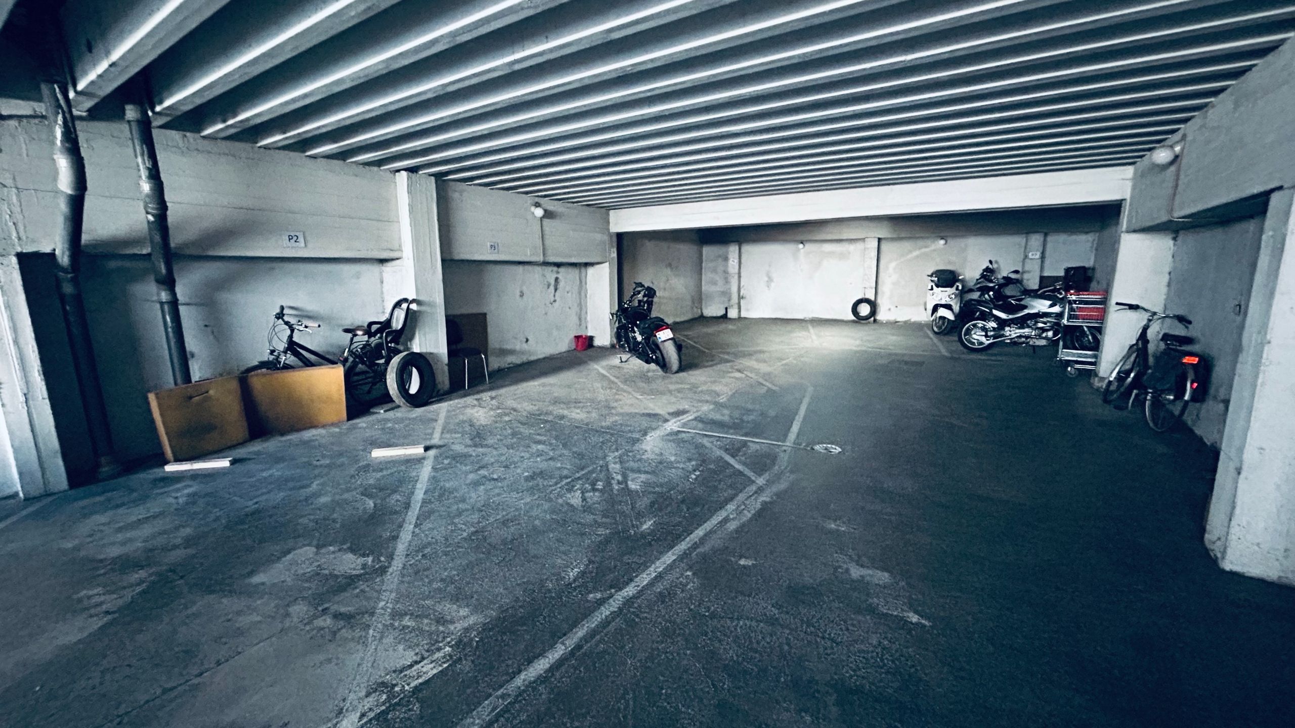 Ruim gerenoveerd appartement met autostaanplaats en berging in centrum Kortrijk foto 11