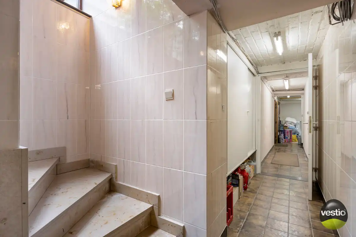 ROYALE WONING MET DOKTERSPRAKTIJK TE BILZEN HOESELT. foto 28