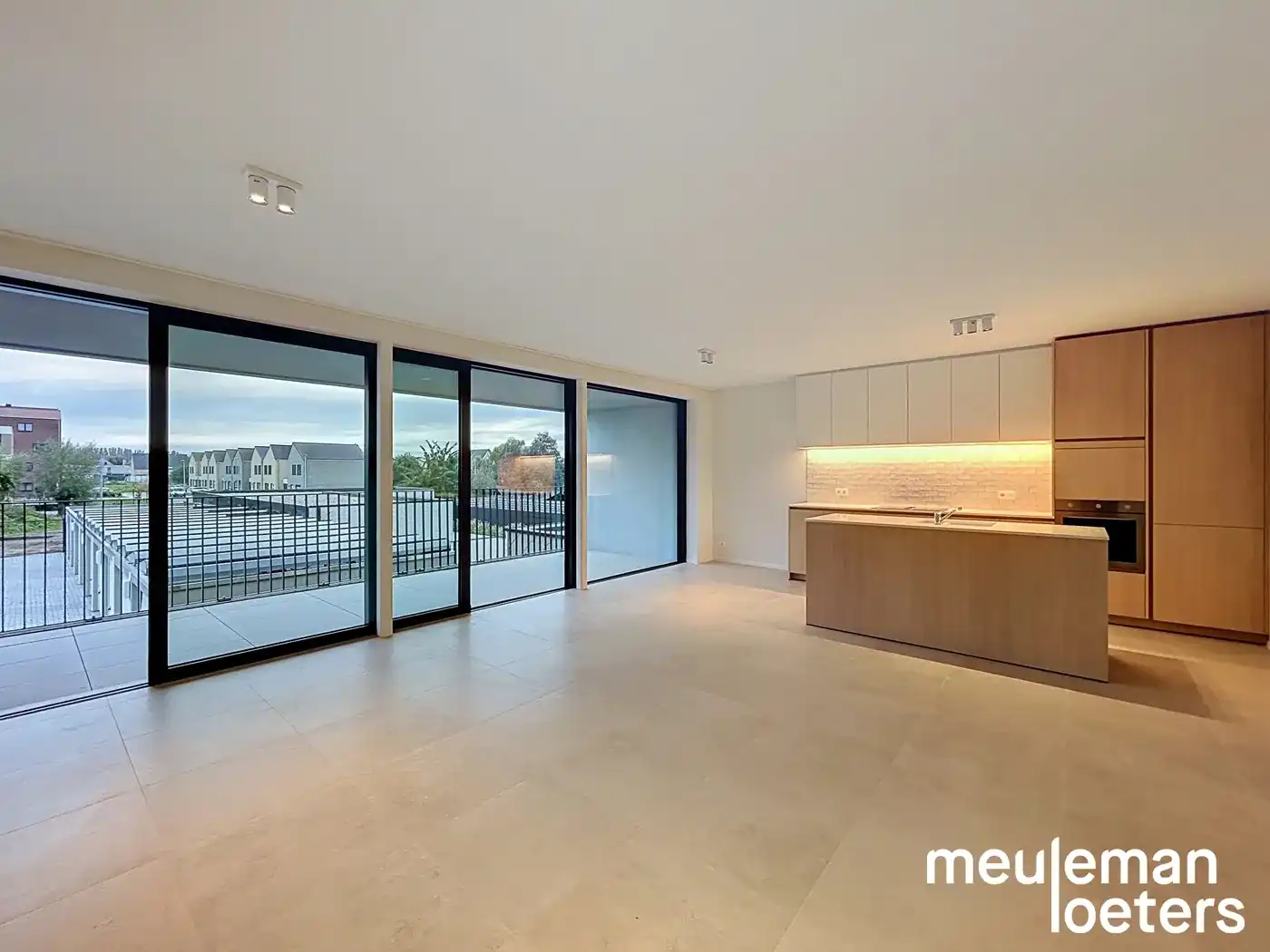 Energiezuinig drieslaapkamerappartement met ruim terras en garage foto 3