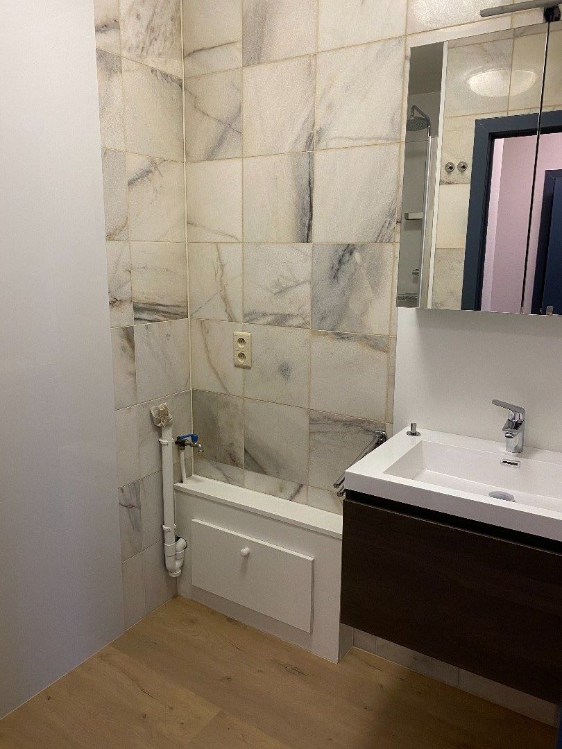 Instapklaar appartement met terras en autostandplaats in hartje Beringen foto 11