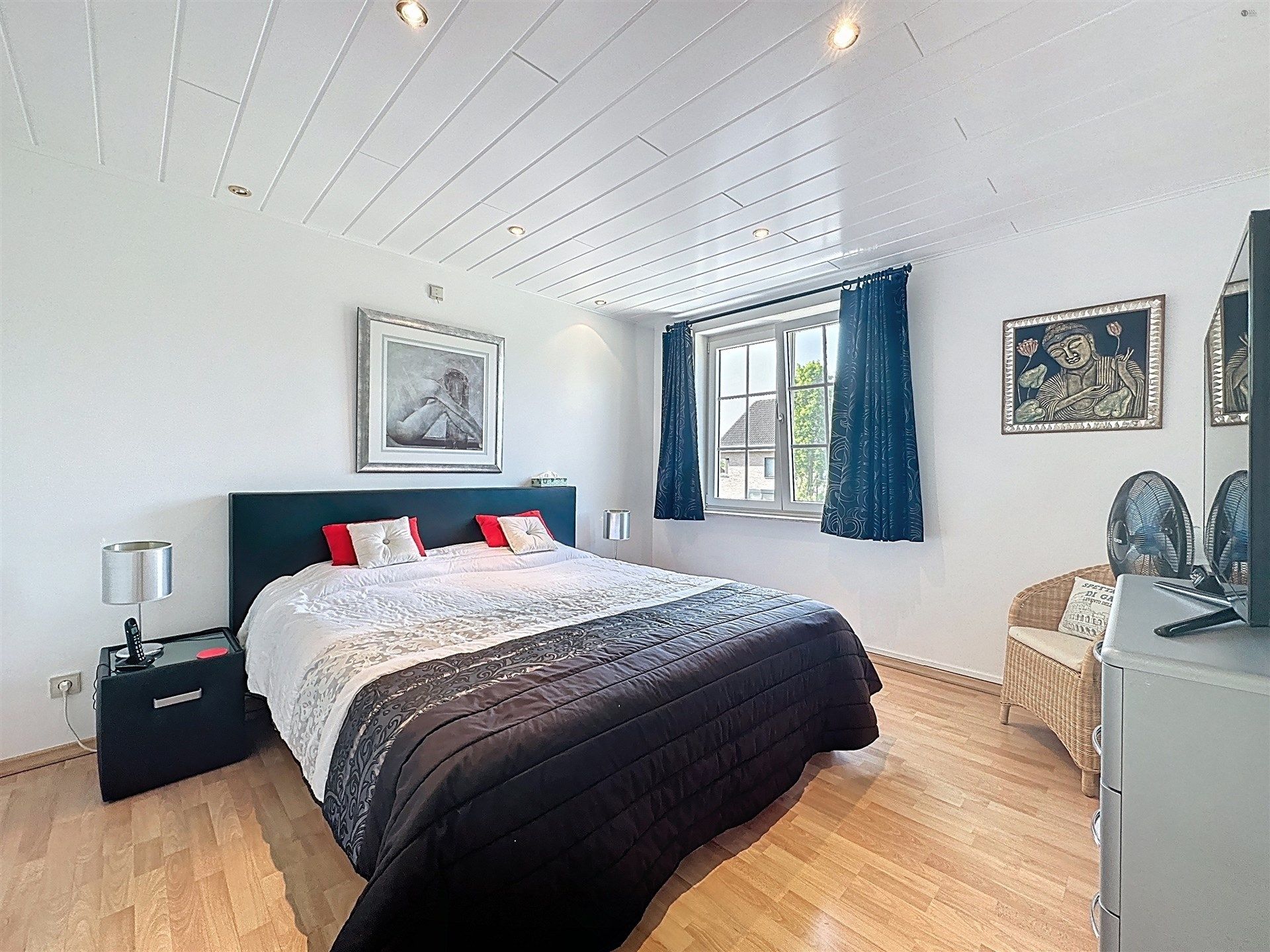 Rustig gelegen, instapklare, half open bebouwing met 5 slaapkamers, garage op perceel van 465m²! foto 15