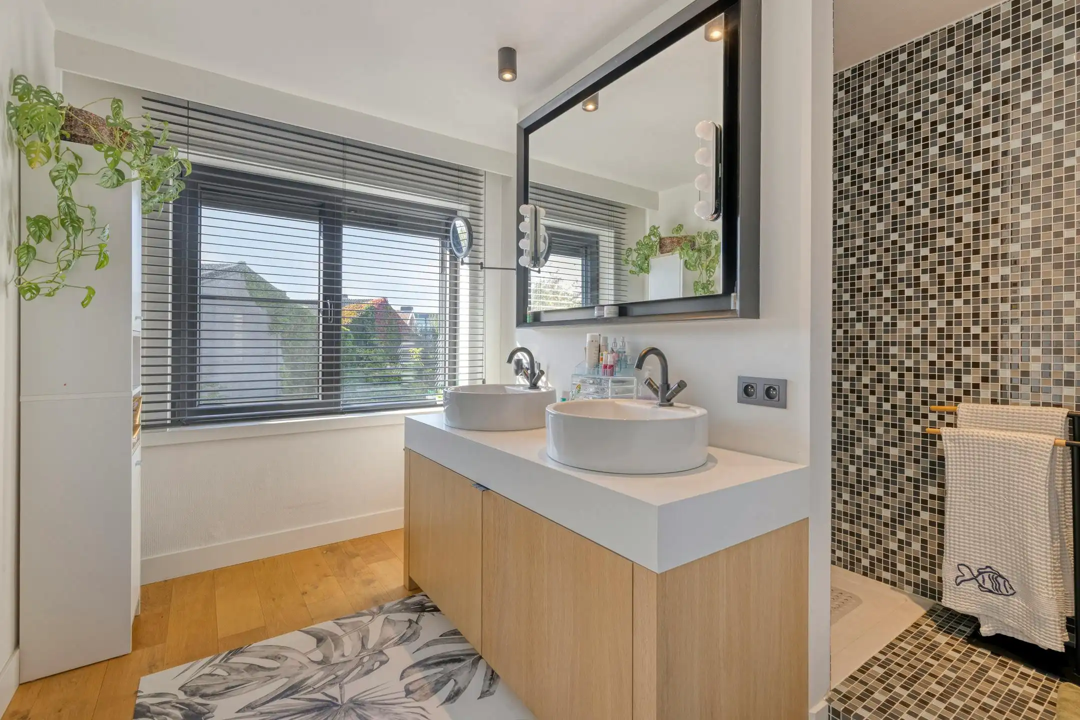 Prachtig gerenoveerde woning met 3 slaapkamers en zonnige tuin! foto 12