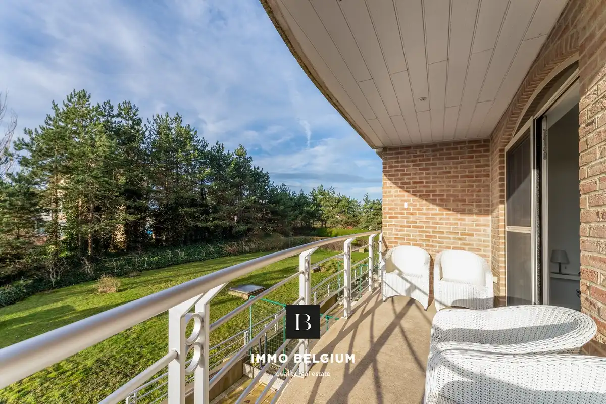 Zeer ruim appartement (133m²) met garagebox foto 13