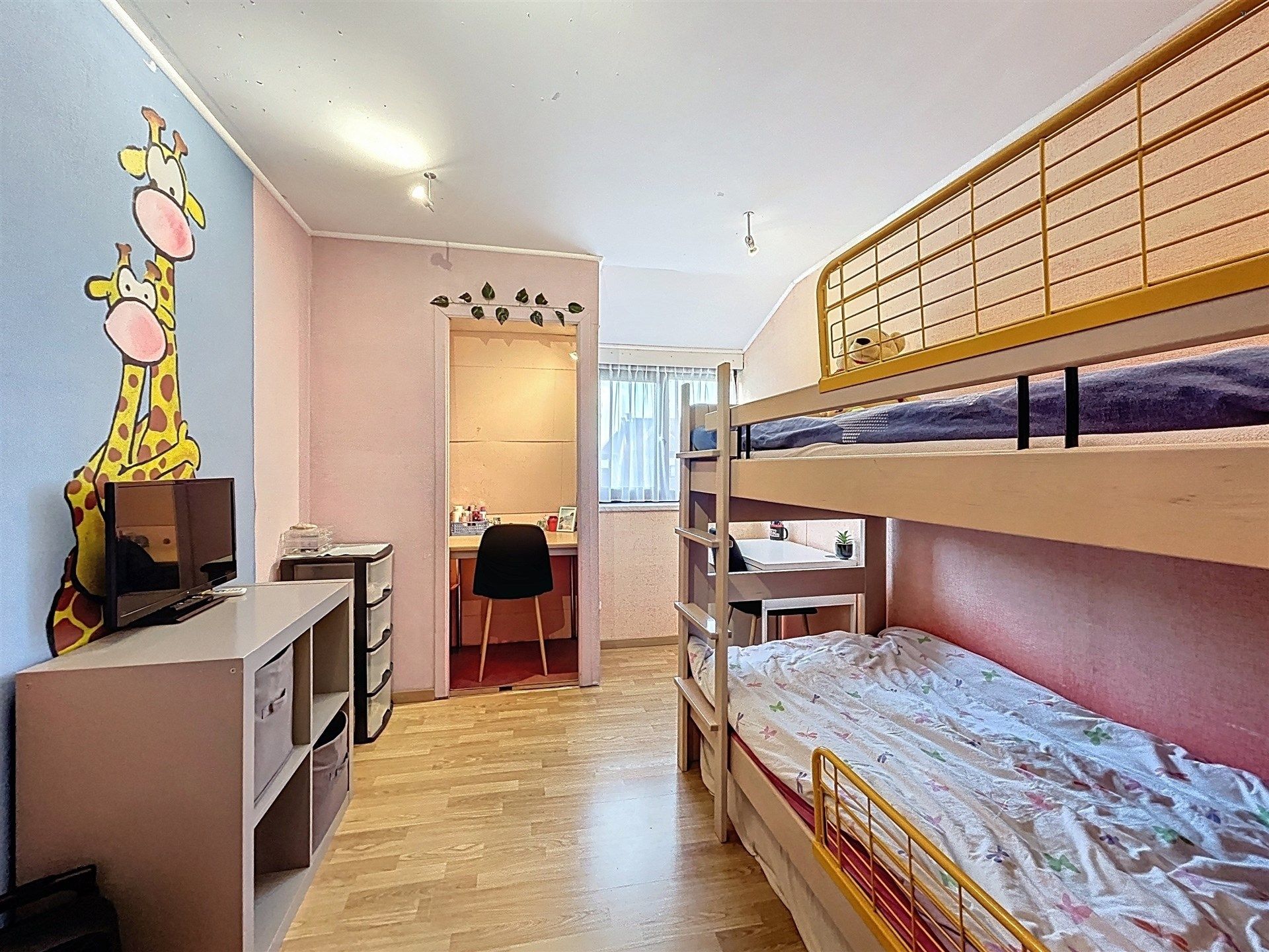 instapklare gezinswoning met 3 slaapkamers en half open karakter op perceel van 140m²  foto 12