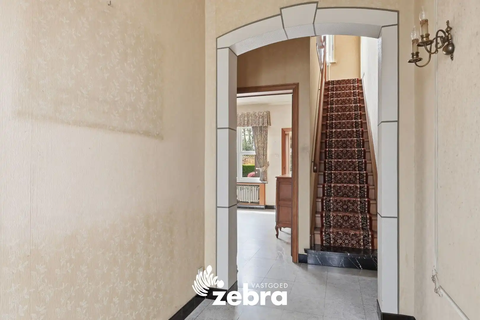 Woning met veel potentieel, 3 slaapkamers en ruime zolder in hartje Tielt! foto 9