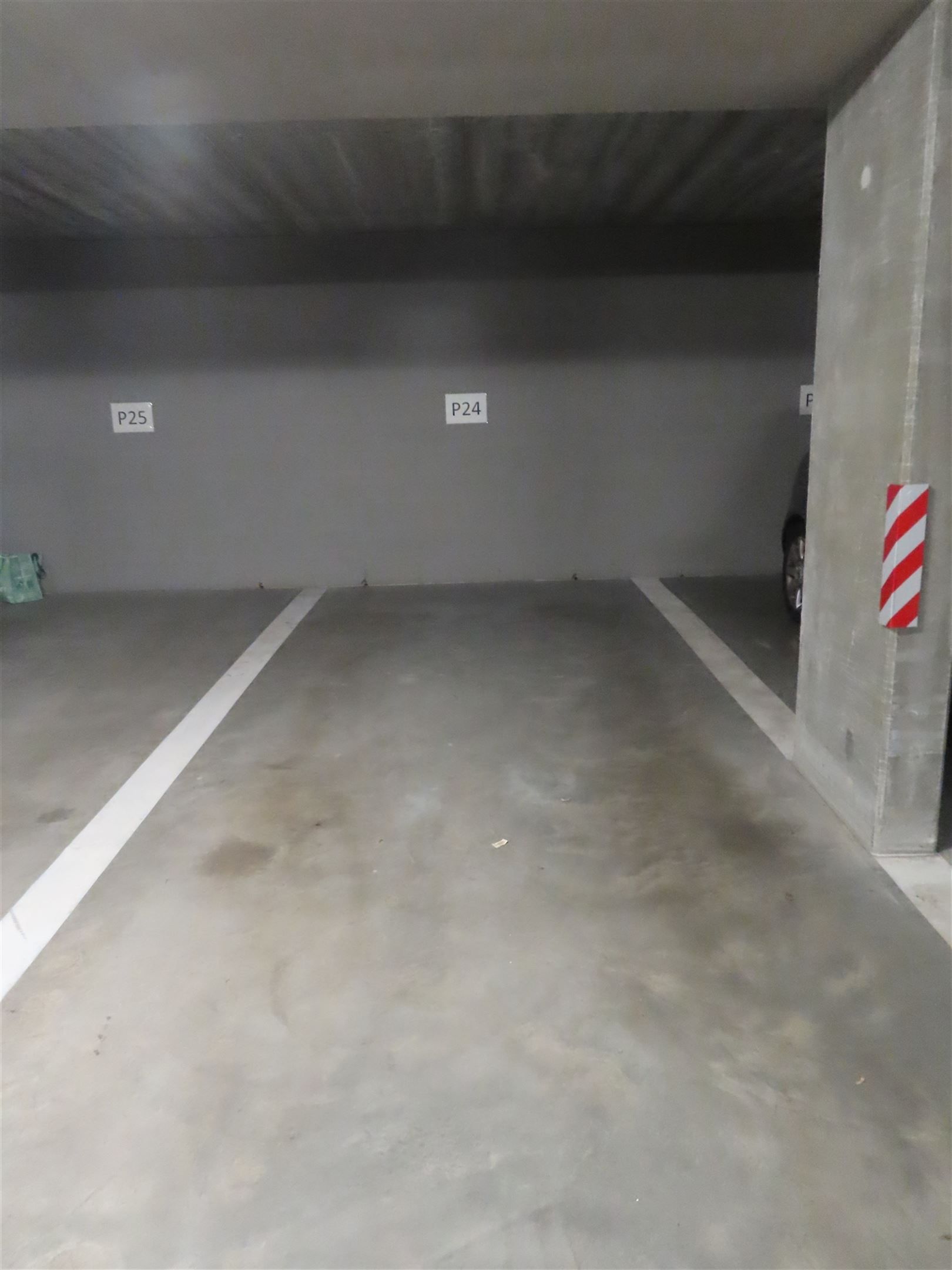 Instapklaar 1-slaapkamerappartement met terras én parking foto 9