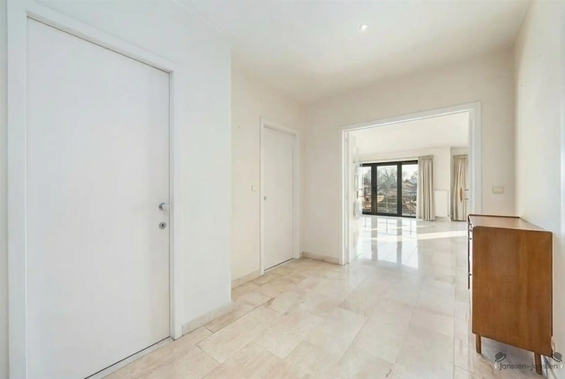 appartement met groot terras en ondergrondse garage foto 6