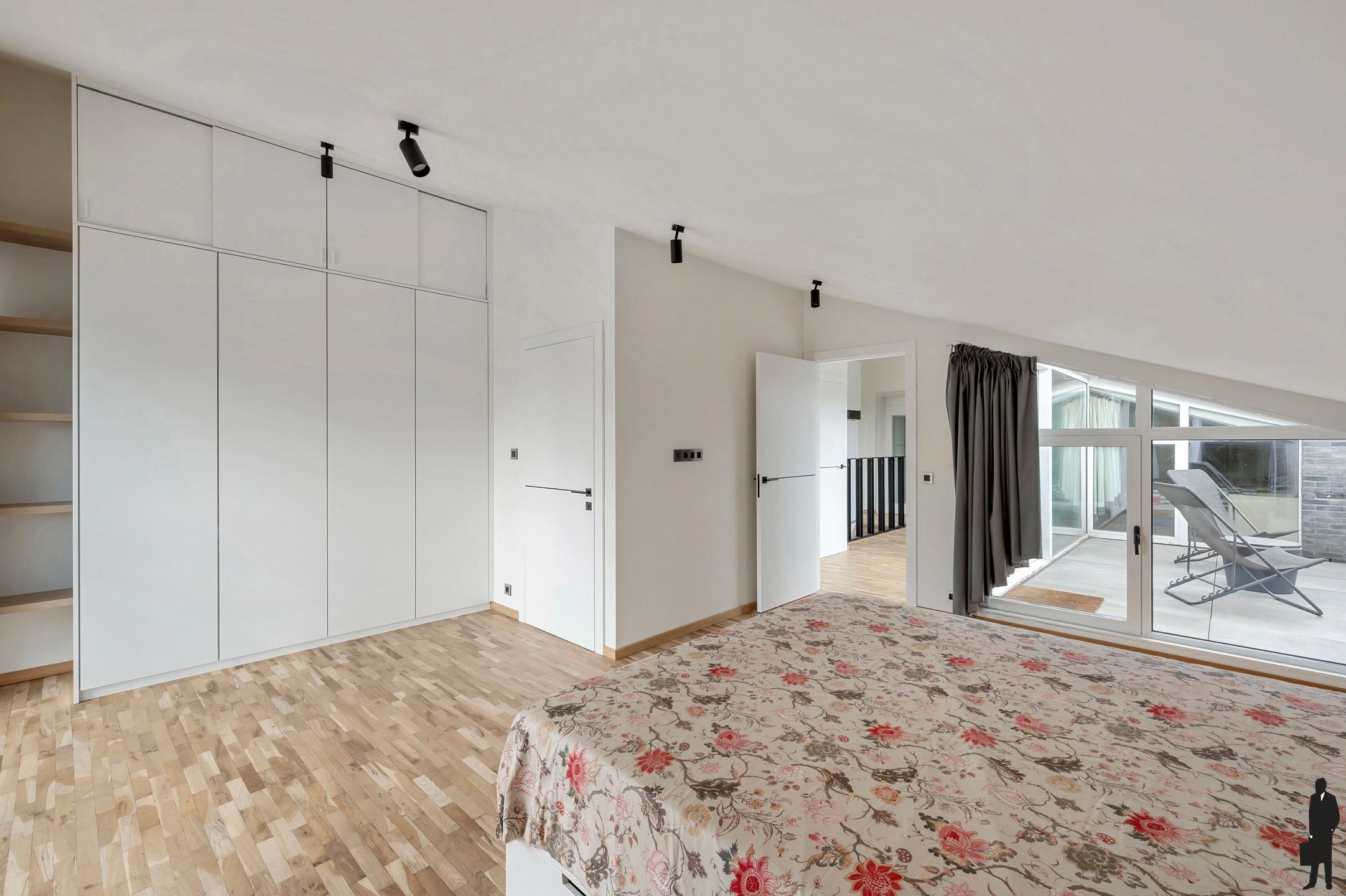 Luxueus afgewerkte penthouse met privé-lift op toplocatie. foto 17