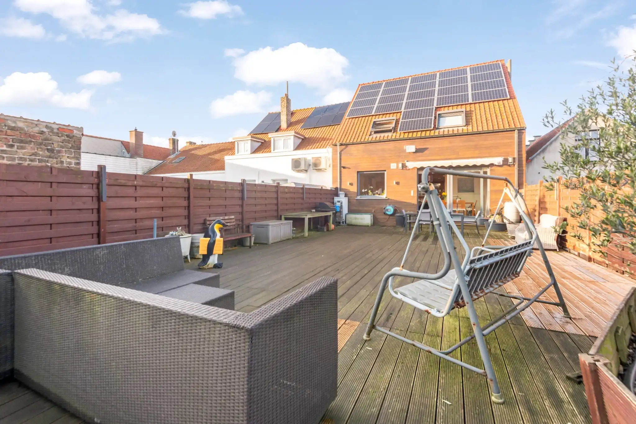 Ruime Bel-étage woning gelegen in het centrum van Knokke met garage/loods van 135m² foto 6