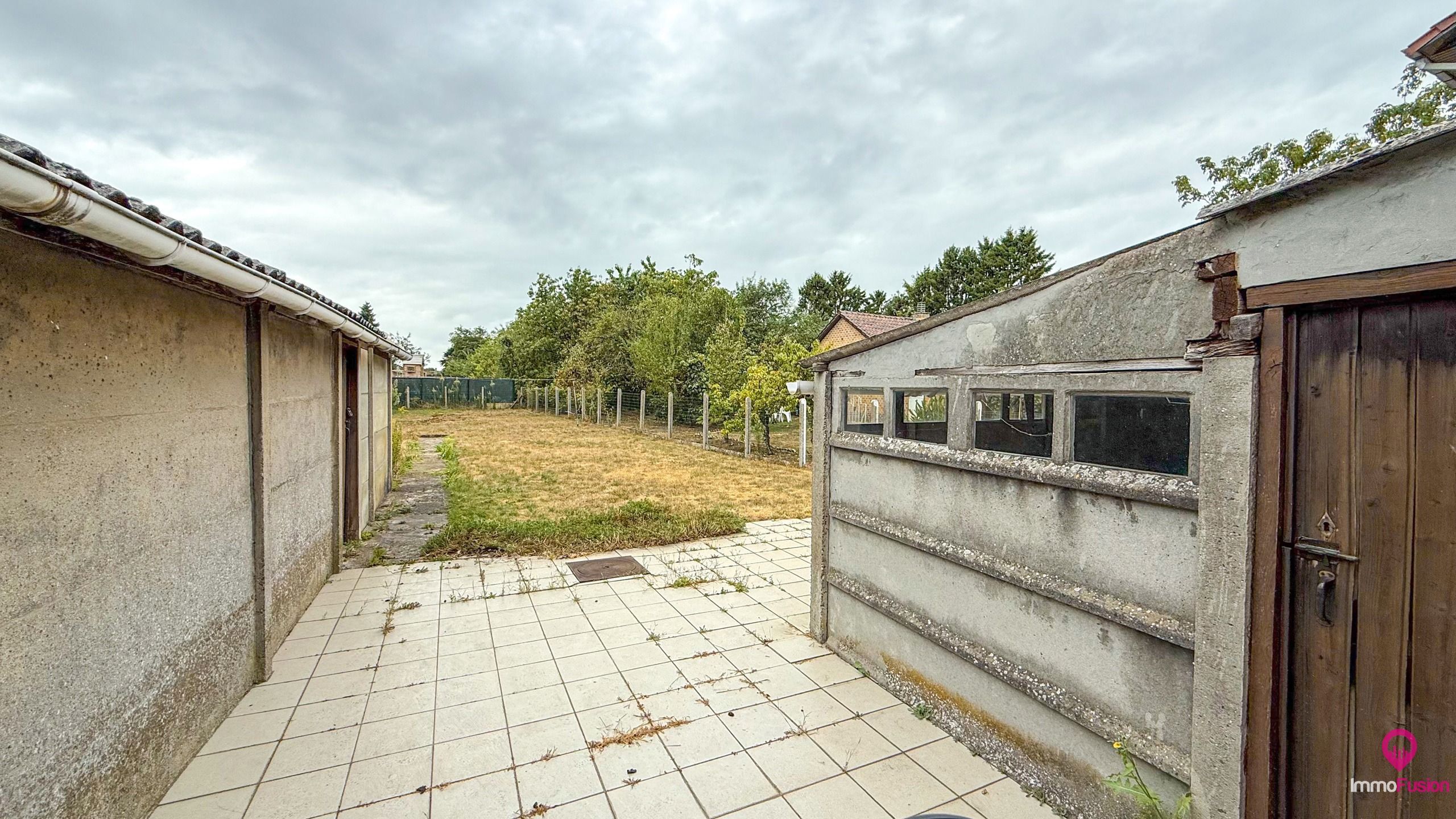 Te vernieuwen woning met 4 slaapkamers en zonnige tuin! foto 27