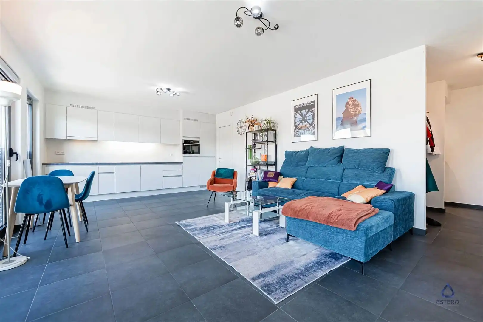 Modern 2-slpk.-appartement met 2 terrassen aan het kanaal foto 2