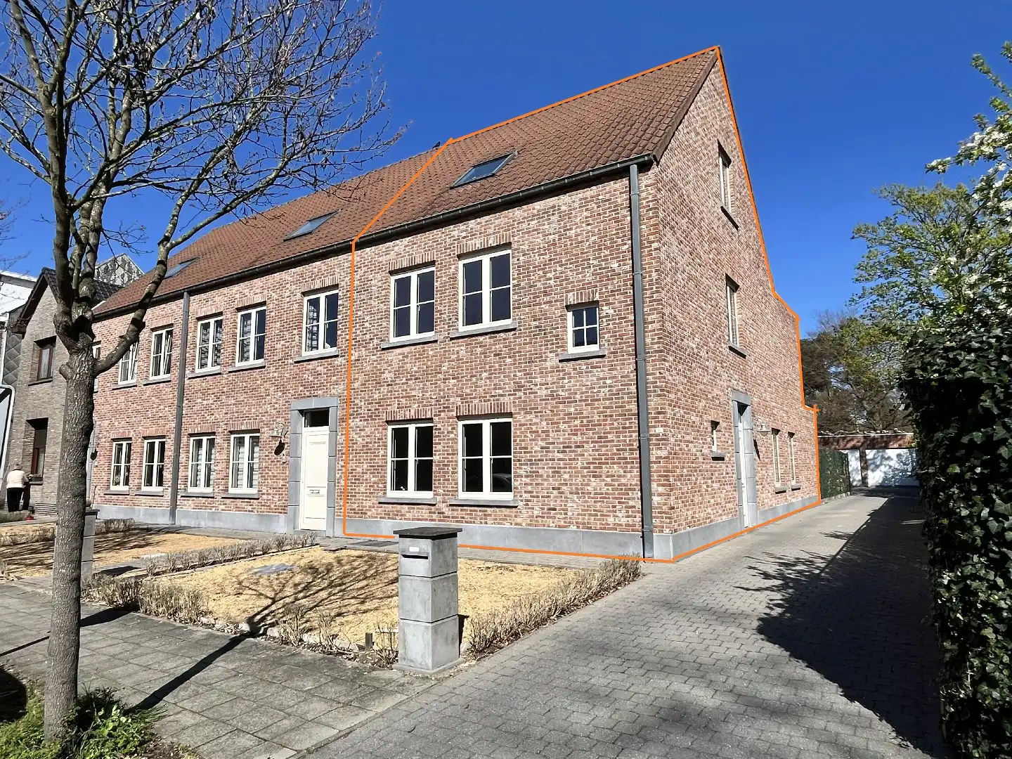 Verzorgde woning met 4 slpks in rustige woonwijk foto {{pictureIndex}}