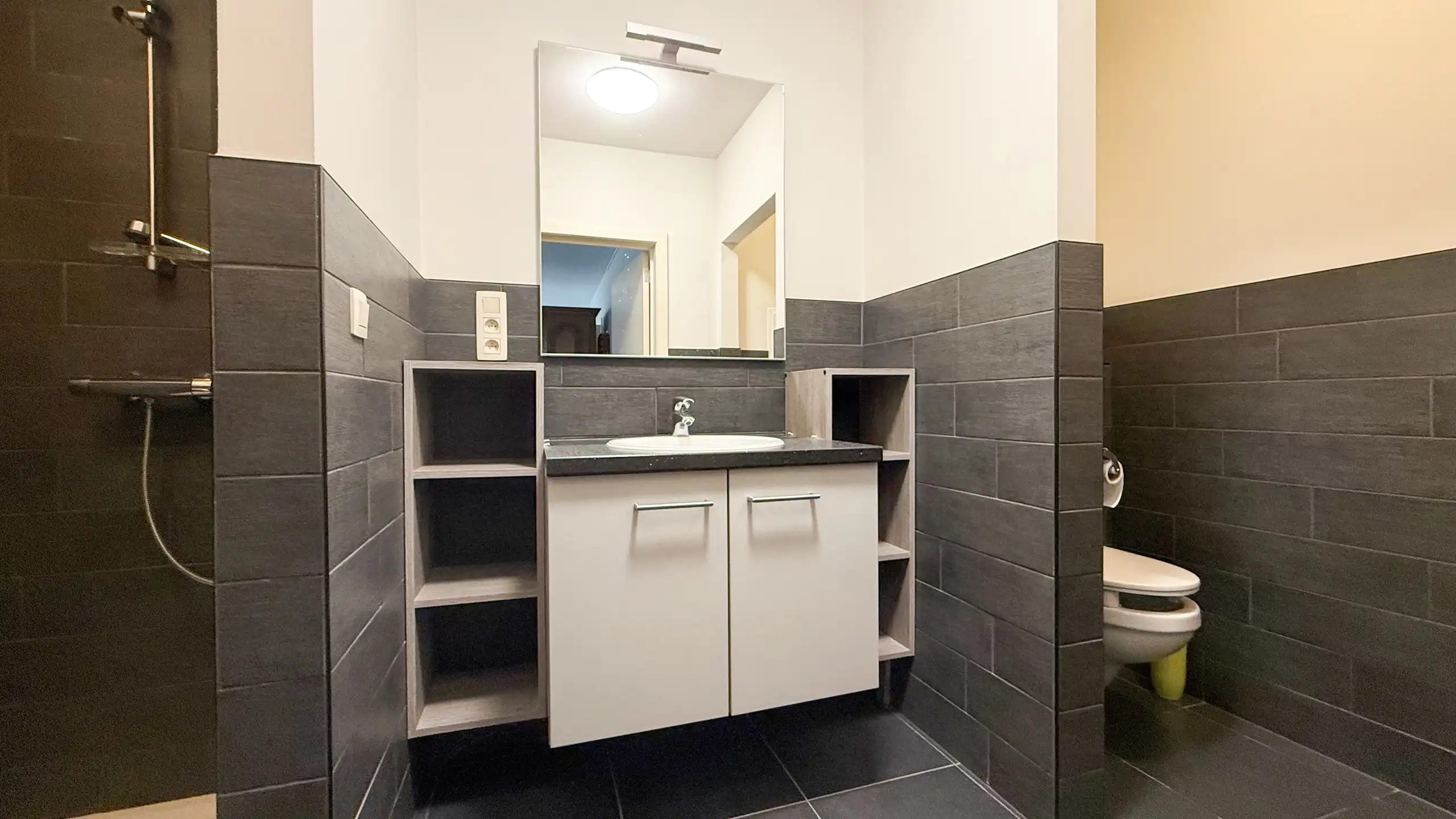 Veelzijdig investeringspand met 10 kamers, lift en kelder! foto 58