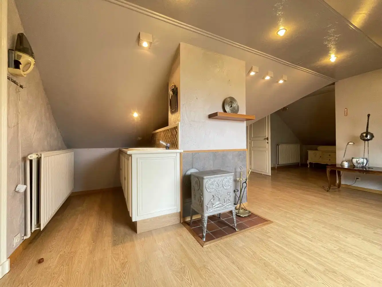 Charmante woning met grote tuin foto 19