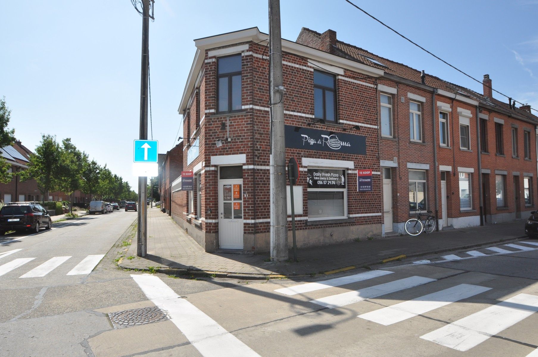 Te Koop: Café/Horecazaak op Tophoeklocatie in Harelbeke (90 m²) foto {{pictureIndex}}