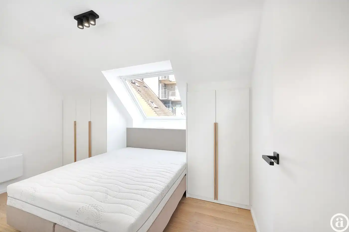 Ruim duplexappartement met 4 slaapkamers en zonneterras.  foto 23