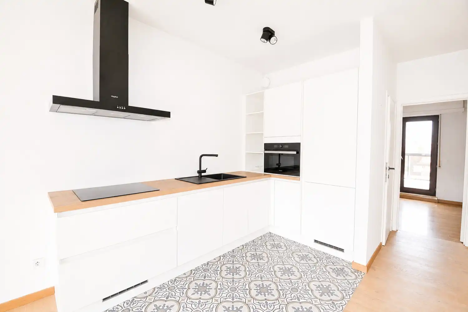 INSTAPKLAAR APPARTEMENT MET 2 SLK EN 2 RUIME TERRASSEN! foto 6