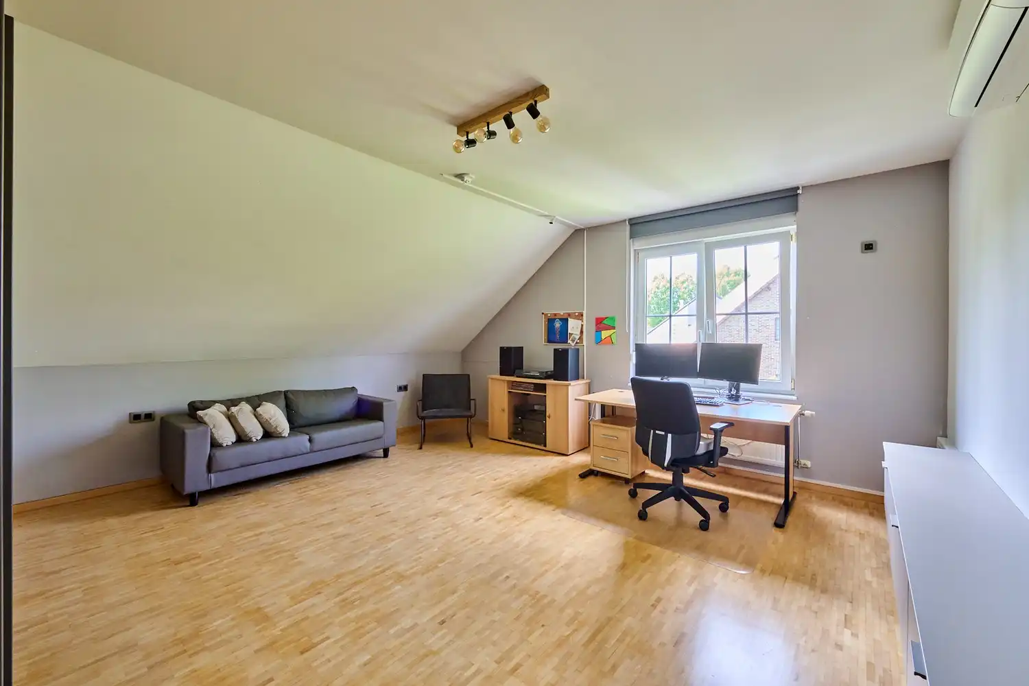Kwaliteitsvolle woning met zuidgerichte tuin te Dilsen-Stokkem foto 15