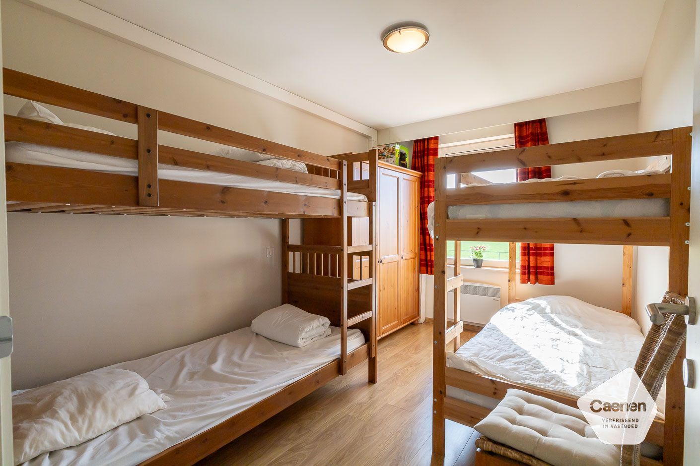 Zongericht appartement met 2 ruime slaapkamers en open zicht op het hinterland. foto 8