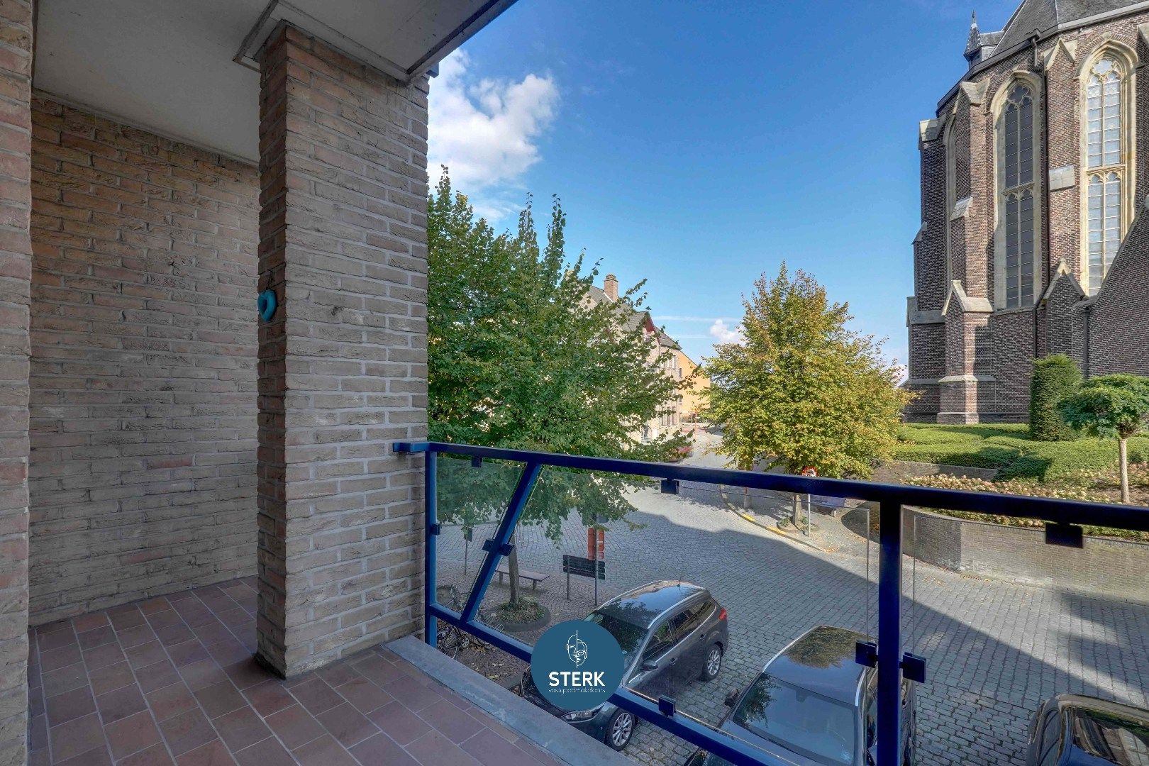 APPARTEMENT MET EEN RUIM TERRAS IN HET CENTRUM VAN LANAKEN !  foto 12