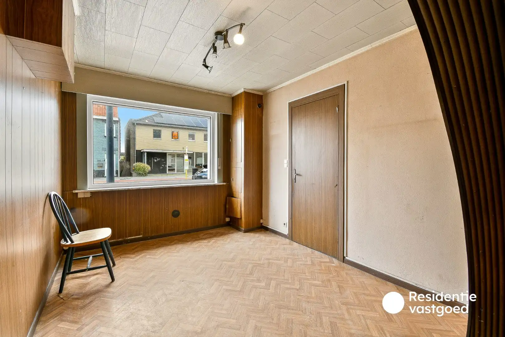 Te renoveren rijwoning met twee slaapkamers en tuin foto 5