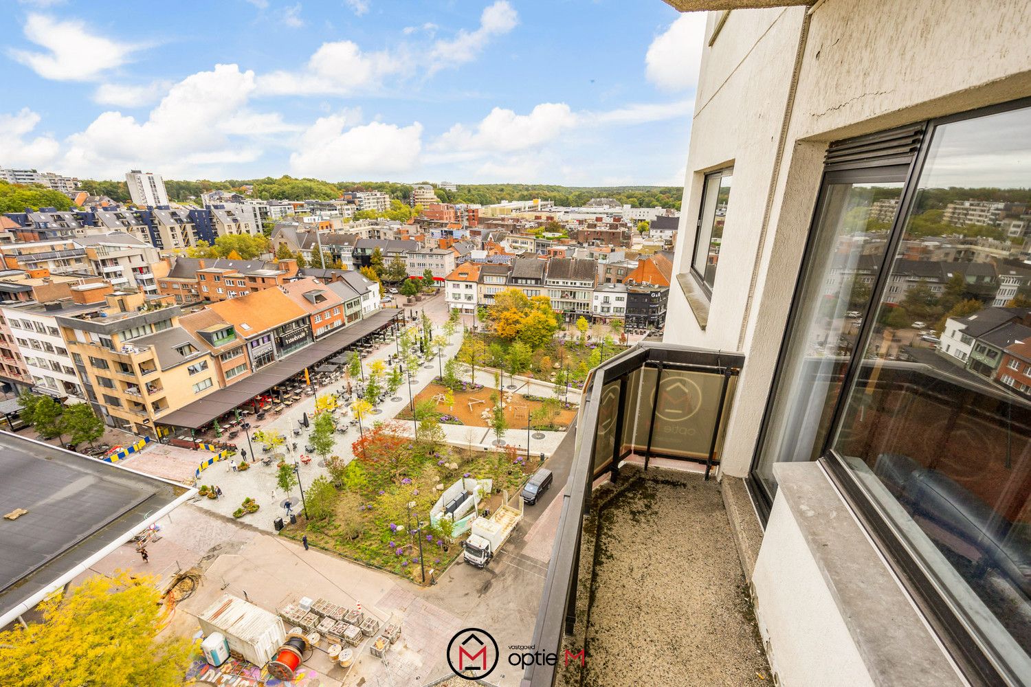 APPARTEMENT MET PANORAMISCH ZICHT EN TERRAS IN HARTJE GENK foto 8